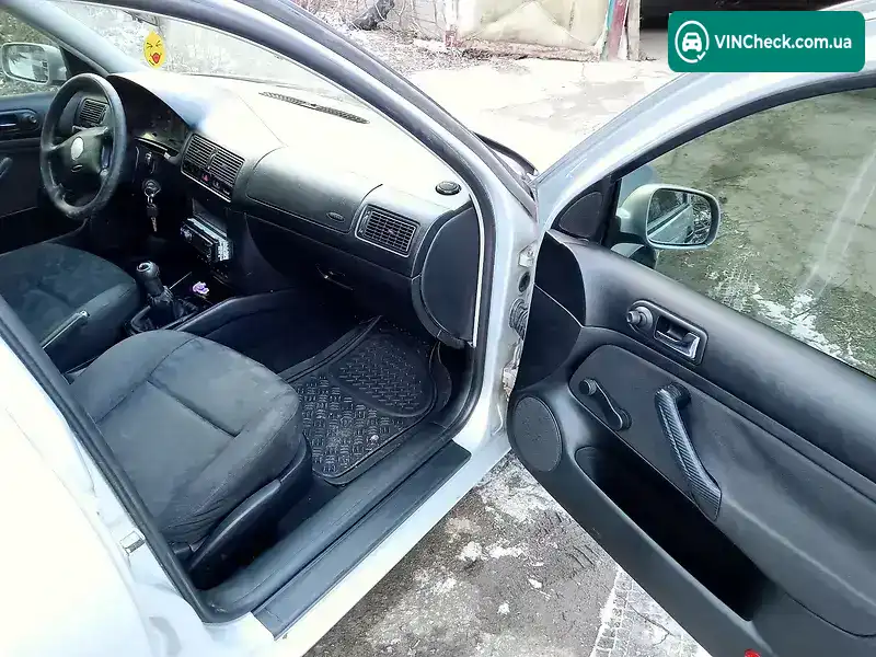Volkswagen Golf 1998, фото з оголошення 2 з 12, VIN WVWZZZ1JZXP019413