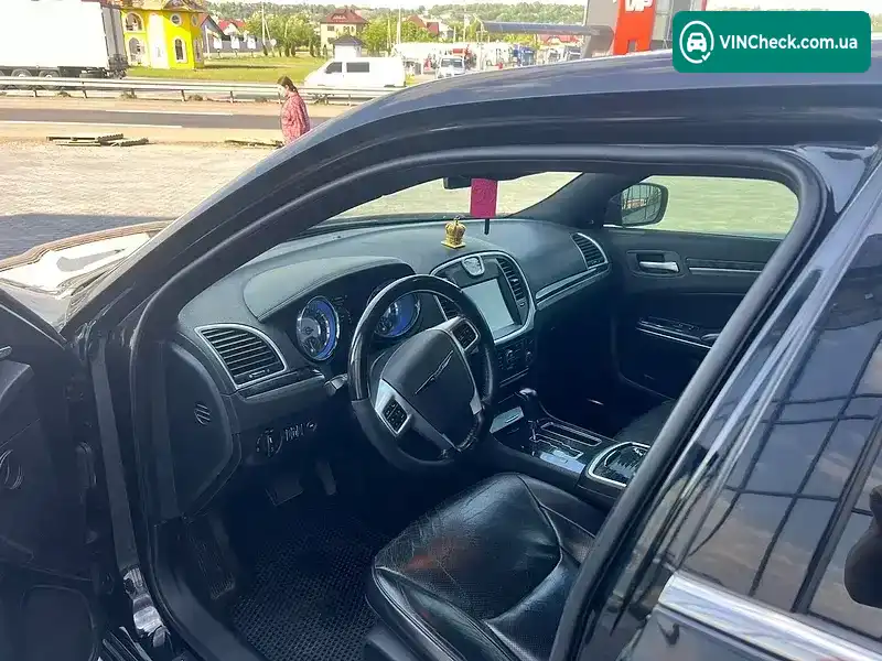 Lancia Thema 2012, фото з оголошення 2 з 21, VIN 2C3CLACM2CH193443