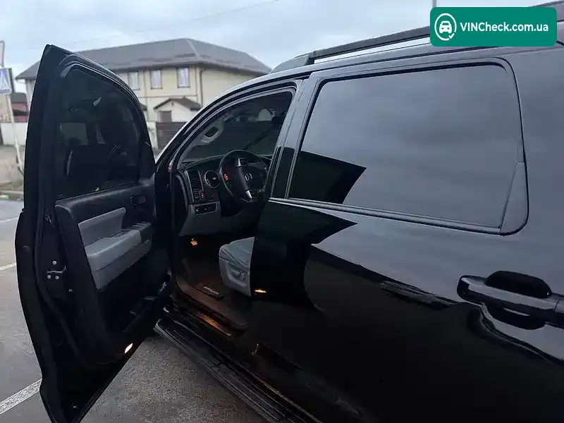 Toyota Sequoia 2017, фото з оголошення 2 з 11, VIN 5TDZY5G14HS068449