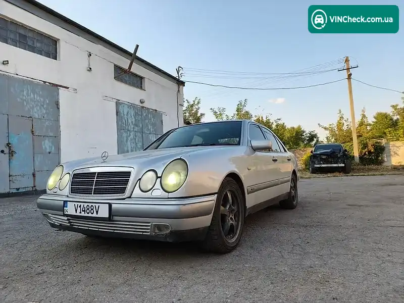 Mercedes-Benz E-Class 1999, фото з оголошення 1 з 16, VIN WDB2100451A624303