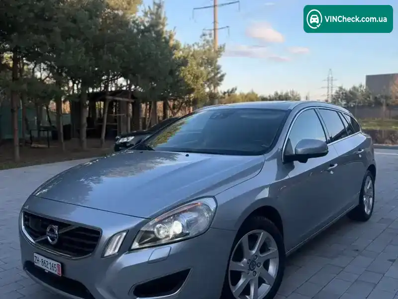 Volvo V60 2013, фото з оголошення 2 з 20, VIN YV1FW8256D1108146