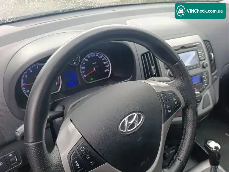 Hyundai i30 2010, фото з оголошення 2 з 20, VIN TMADC51DBBJ137517