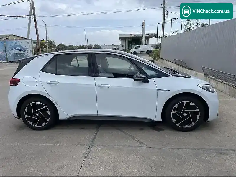 Volkswagen ID.3 2023, фото з оголошення 1 з 20, VIN LSVFB6E91P2045278