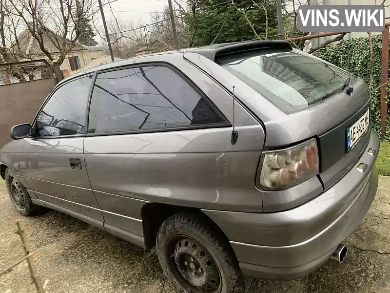 Opel Astra 1993, фото з оголошення 2 з 10, VIN W0L000053P5257783