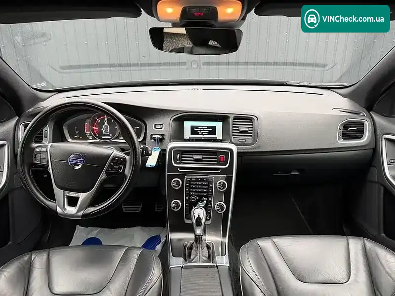 Volvo V60 2016, фото з оголошення 2 з 21, VIN YV1FW738DF1266134