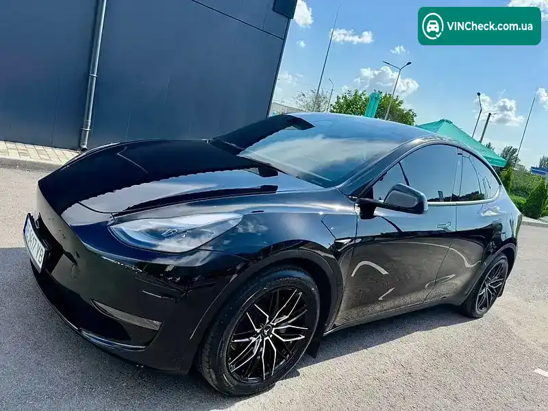 Tesla Model Y 2025, фото з оголошення 2 з 18, VIN 7SAYGDEE7SF288472
