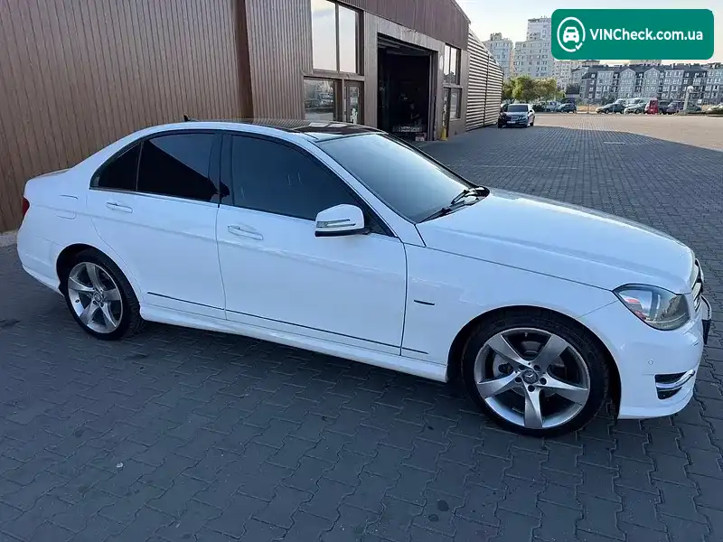 Mercedes-Benz C-Class 2014, фото з оголошення 2 з 20, VIN WDDGF8EB3EA917477