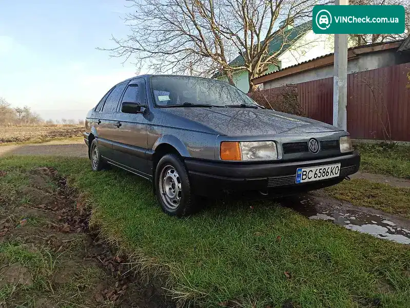 Volkswagen Passat 1988, фото з оголошення 1 з 8, VIN WVWZZZ31ZJE042512