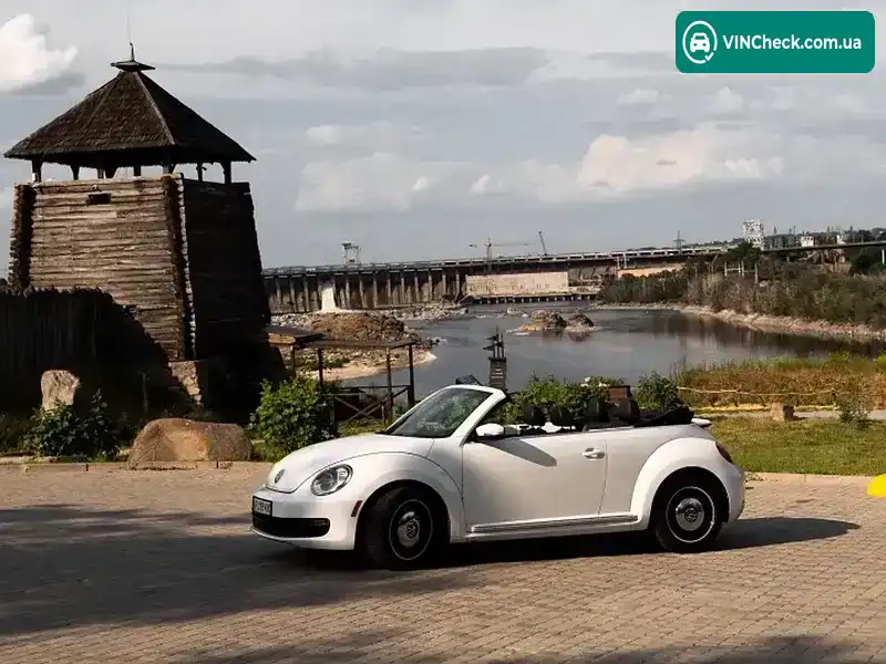 Volkswagen Beetle 2013, фото з оголошення 1 з 20, VIN 3VW5P7AT9DM832388