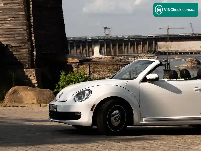 Volkswagen Beetle 2013, фото з оголошення 2 з 20, VIN 3VW5P7AT9DM832388
