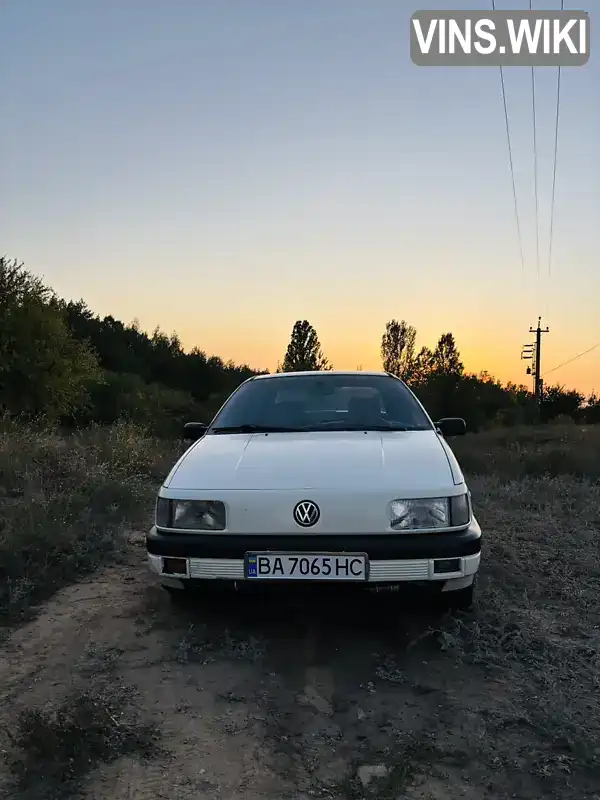 Volkswagen Passat 1992, фото з оголошення 1 з 13, VIN WVWZZZ31ZNE005585