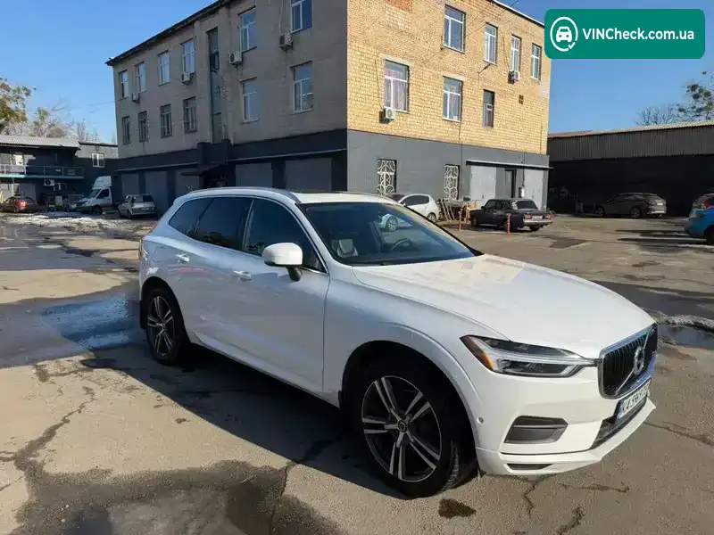 Volvo XC60 2018, фото з оголошення 2 з 21, VIN LYV102RK3KB184053