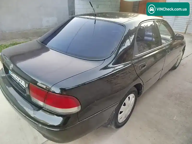Mazda 626 1992, фото з оголошення 1 з 5, VIN JMZGE12J5R1109790