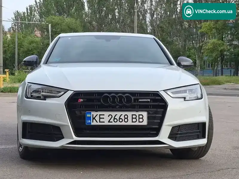 Audi A4 2018, фото з оголошення 2 з 20, VIN WAUFNAF49JA210830