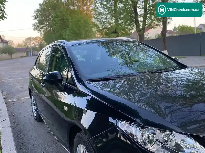 SEAT Ibiza 2010, фото з оголошення 2 з 8, VIN VSSZZZ6JZBR079863