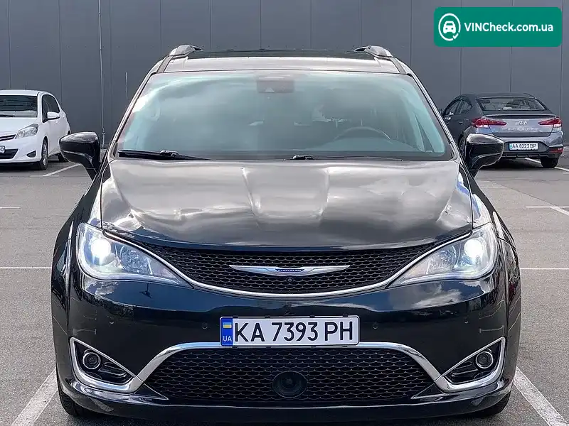 Chrysler Pacifica 2018, фото з оголошення 1 з 16, VIN 2C4RC1EG6JR353103