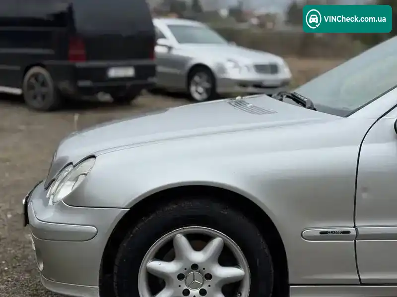 Mercedes-Benz C-Class 2004, фото з оголошення 2 з 21, VIN WDB2030071F560738
