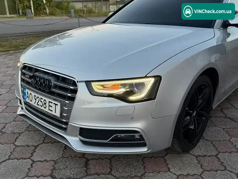 Audi A5 2011, фото з оголошення 2 з 20, VIN WAUZZZ8T7BA075532