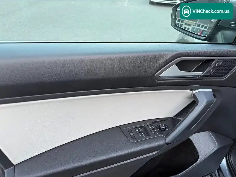 Volkswagen Tiguan 2019, фото з оголошення 2 з 20, VIN 3VV2B7AX6KM082826