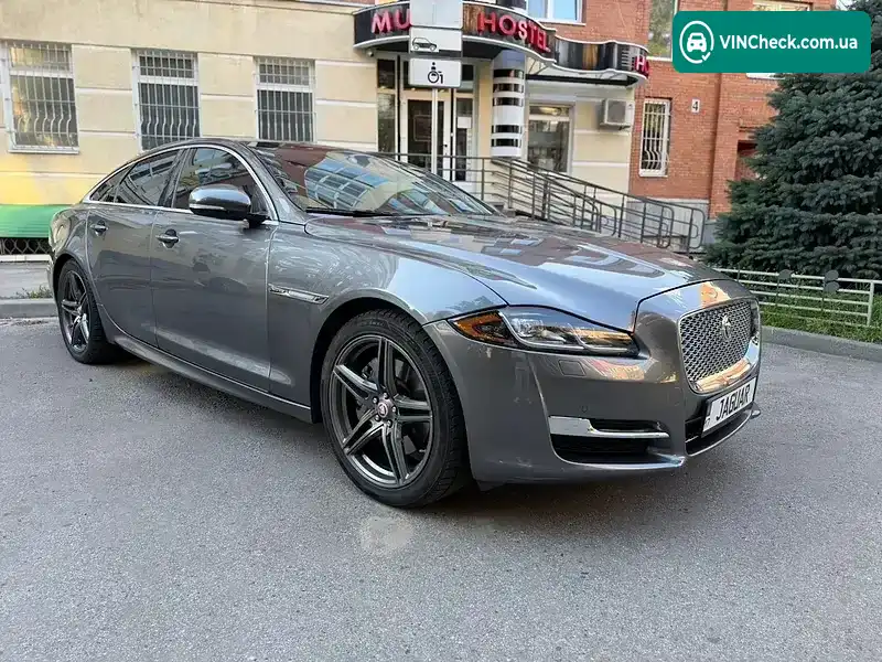 Jaguar XJ 2017, фото з оголошення 2 з 20, VIN SAJWA1C73H8W09328