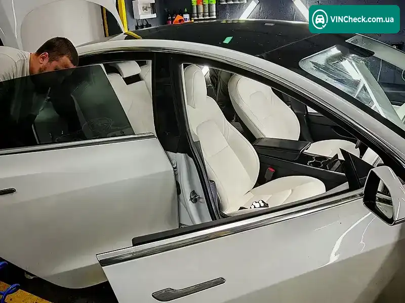 Tesla Model 3 2019, фото з оголошення 1 з 20, VIN 5YJ3E1EB2KF421849