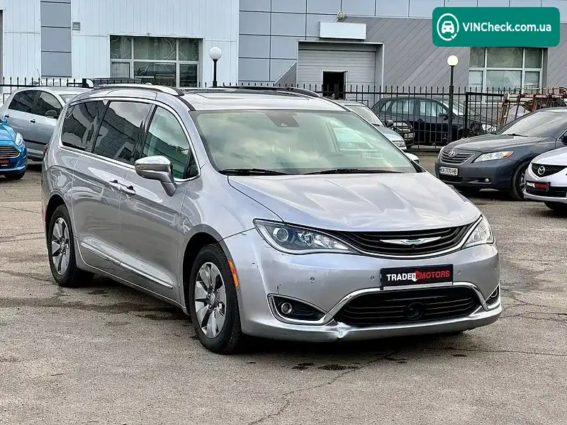 Chrysler Pacifica 2017, фото з оголошення 2 з 20, VIN 2C4RC1N79HR730548