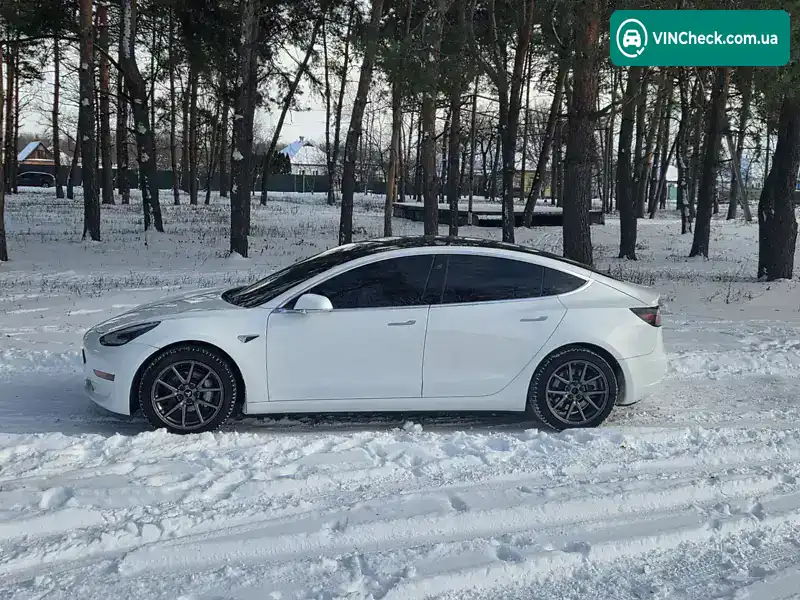 Tesla Model 3 2019, фото з оголошення 2 з 12, VIN 5YJ3E1EB0LF628208