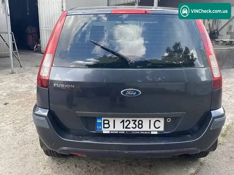 Ford Fusion 2005, фото з оголошення 2 з 10, VIN WF0UXXGAJU5K29712