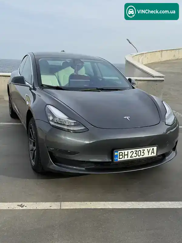 Tesla Model 3 2019, фото з оголошення 2 з 21, VIN 5YJ3E1EB3KF510152