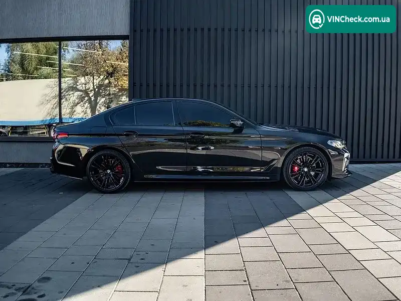 BMW 5 Series 2018, фото з оголошення 2 з 13, VIN WBAJE5C56JWA97696
