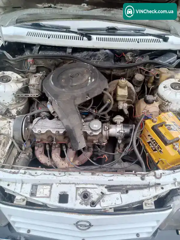 Opel Ascona 1987, фото з оголошення 2 з 10, VIN W0L000086H6049285