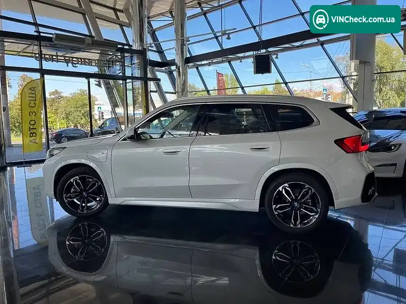 BMW iX1 2024, фото з оголошення 2 з 20, VIN LBV51FX02RM905824