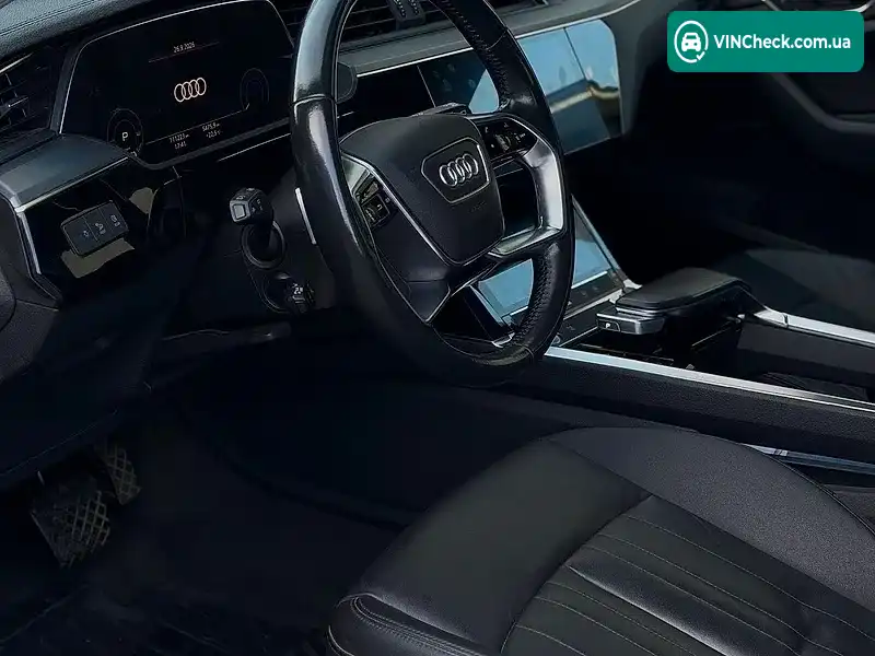 Audi e-tron 2019, фото з оголошення 1 з 15, VIN WAUZZZGE4LB006103