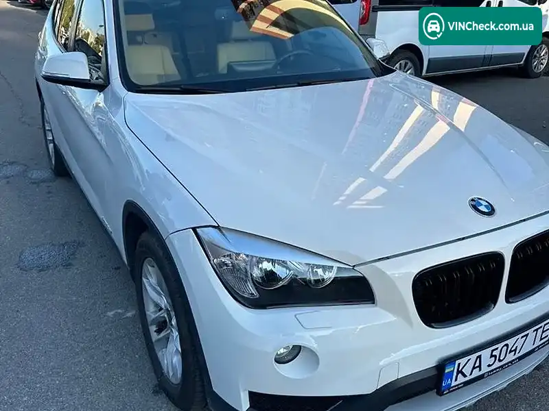 BMW X1 2015, фото з оголошення 2 з 12, VIN WBAVL1C50FVY40959