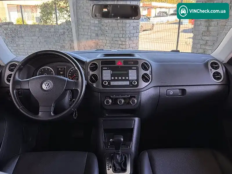 Volkswagen Tiguan 2010, фото з оголошення 2 з 20, VIN WVGAV7AX7AW521060