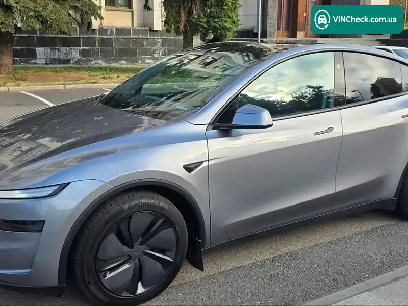 Tesla Model Y 2025, фото з оголошення 2 з 20, VIN 7SAYGDEE3TF333957