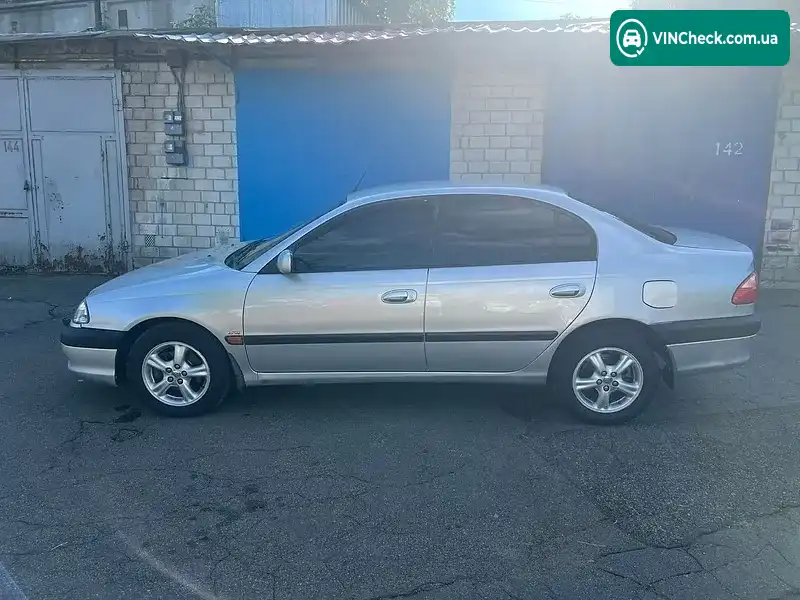 Toyota Avensis 2002, фото з оголошення 2 з 20, VIN SB153BBN00E020247