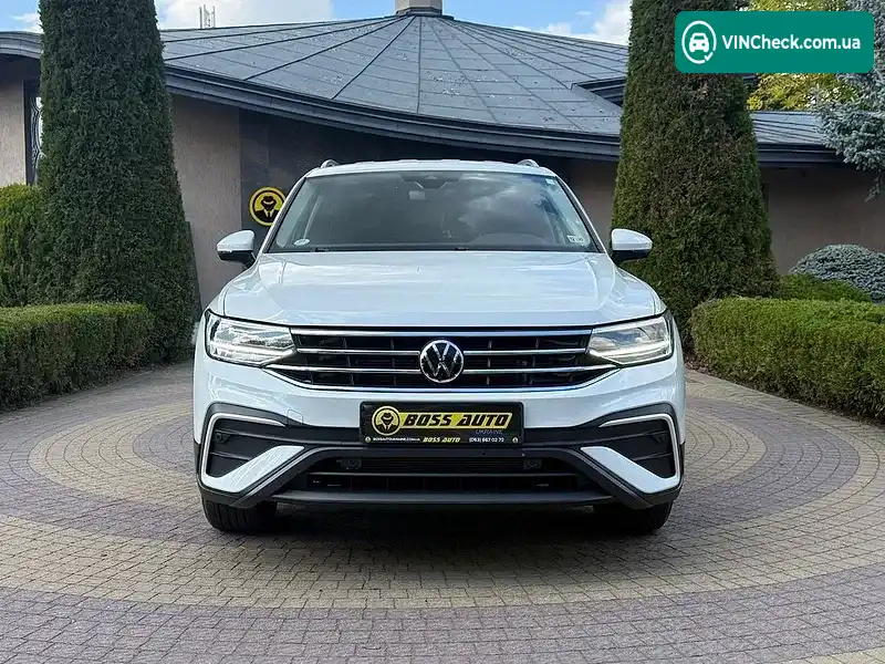 Volkswagen Tiguan 2023, фото з оголошення 2 з 20, VIN 3VV3B7AX1PM115680