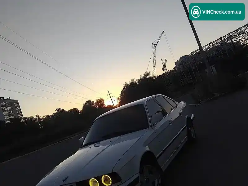 BMW 5 Series 1989, фото з оголошення 1 з 9, VIN WBAHB11060BB36333