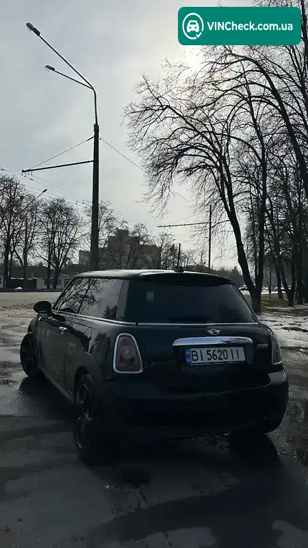 MINI Hatch 2010, фото з оголошення 2 з 10, VIN WMWMF3C51ATZ26882