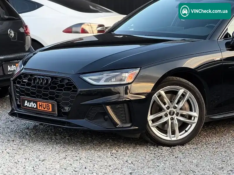 Audi A4 2019, фото з оголошення 2 з 20, VIN WAUDNAF44LN005970