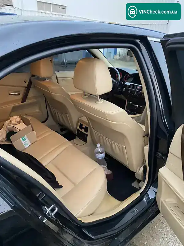 BMW 5 Series 2006, фото з оголошення 2 з 12, VIN WBANE32080CM74568