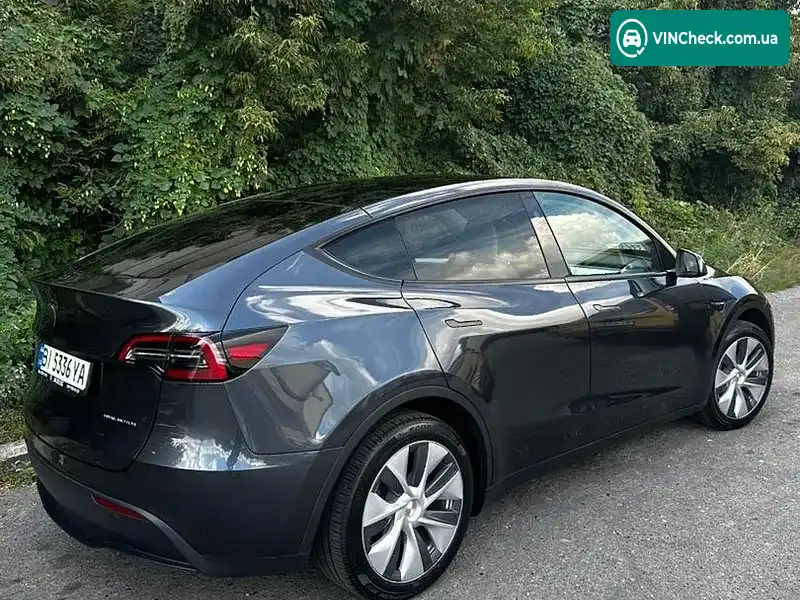 Tesla Model Y 2024, фото з оголошення 2 з 6, VIN 7SAYGDEE3RA223402