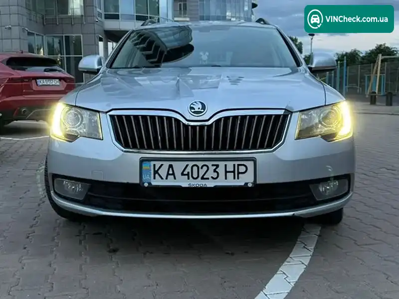 Skoda Superb 2013, фото з оголошення 1 з 19, VIN TMBJB73T1E9014425