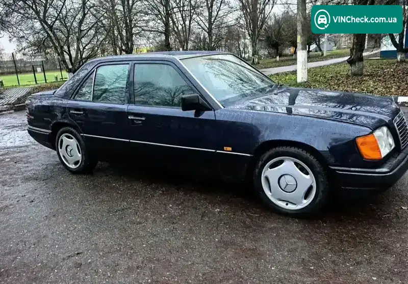 Mercedes-Benz C-Class 1992, фото з оголошення 1 з 11, VIN WDB1240211B776554