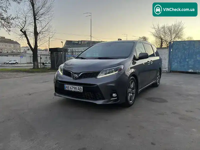 Toyota Sienna 2018, фото з оголошення 2 з 21, VIN 5TDXZ3DC8JS920497