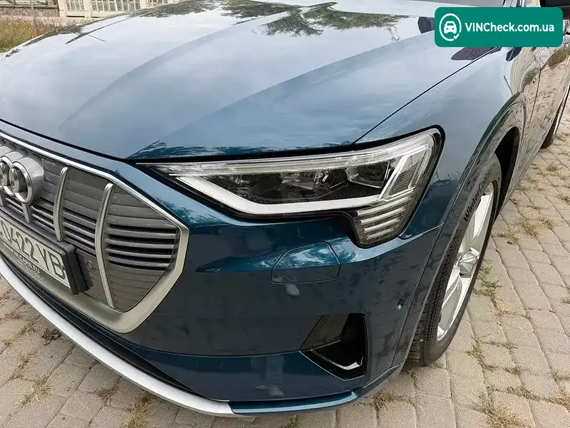 Audi e-tron 2019, фото з оголошення 2 з 16, VIN WAUZZZGE9LB015556