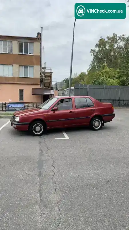 Volkswagen Vento 1994, фото з оголошення 1 з 7, VIN WVWZZZ1HZRW626159