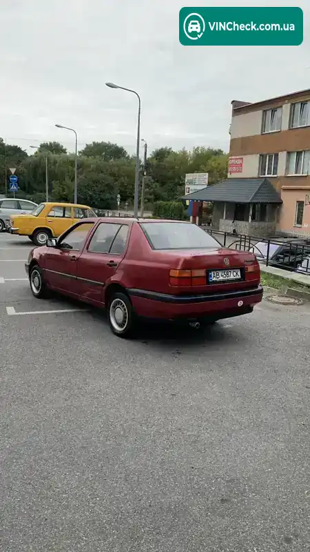 Volkswagen Vento 1994, фото з оголошення 2 з 7, VIN WVWZZZ1HZRW626159