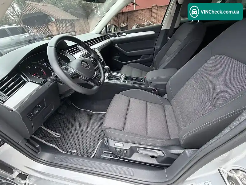 Volkswagen Passat 2019, фото з оголошення 2 з 20, VIN WVWZZZ3CZKE076760
